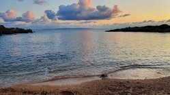 yoga-urlaub-griechenland-ilios-center-strand-meer Den Tag am Meer auf Griechenland ausklingen lassen