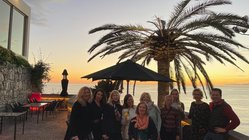 yoga-urlaub-portugal-madeira-hotel-estalagem-da-ponta-do-sol-palme Traumhafter Sonnenuntergang am Abend