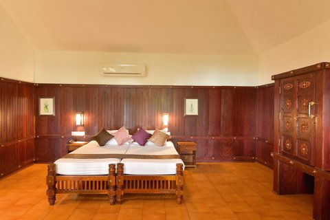 Das dunkle Holz der Einrichtung wirkt beruhigend und elegant - ein Ort der zum entspannen einlädt