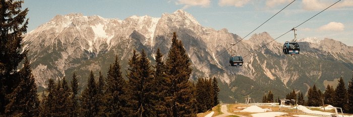 Berge mit Gondel