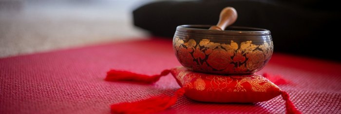 Fahren Sie herunter bei einer Meditation im Sathya Ayurveda Hotel
