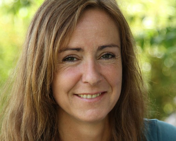 NEUE WEGE-Mitarbeiterin Anja Manderla NEUE WEGE-Mitarbeiterin Anja Manderla