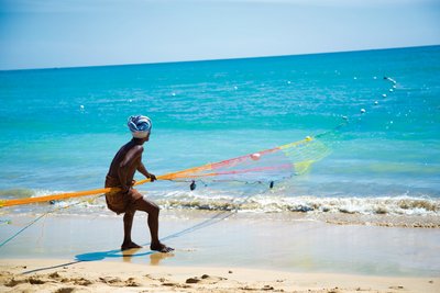 Fischerei am Strand beobachten