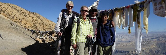 Gruppenfoto der Trekkingtruppe in Mustang, Nepal