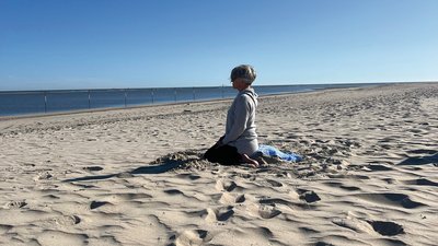 Zur inneren Balance am Strand finden