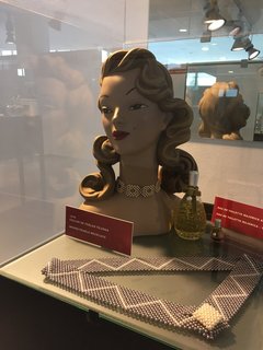  In der Halle von Majorica im Obergeschoss befindet sich ein kleines Museum mit Erklärungen