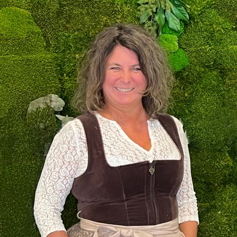 NEUE WEGE Mitarbeiterin Simone Preisinger