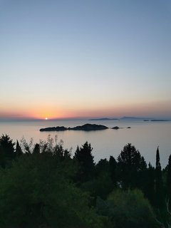 Genießen Sie die Atmosphäre des Sonnenuntergangs