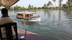 suedindien-kerala-bethsaida-backwater Ein Must-Do: Eine Bootstour durch Keralas Backwater
