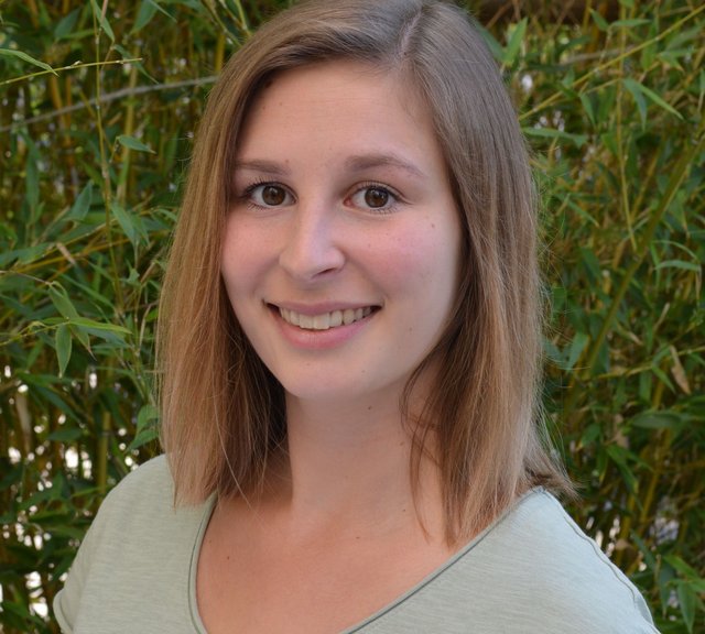 NEUE WEGE Mitarbeiterin Lisa Barthel