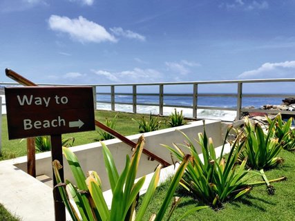 Der Weg zum weißen Sandstrand