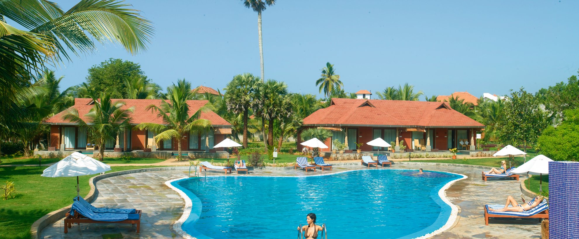 Ayurveda Kuren Reisen Kerala Backwaters Poovar Island Resort Pool