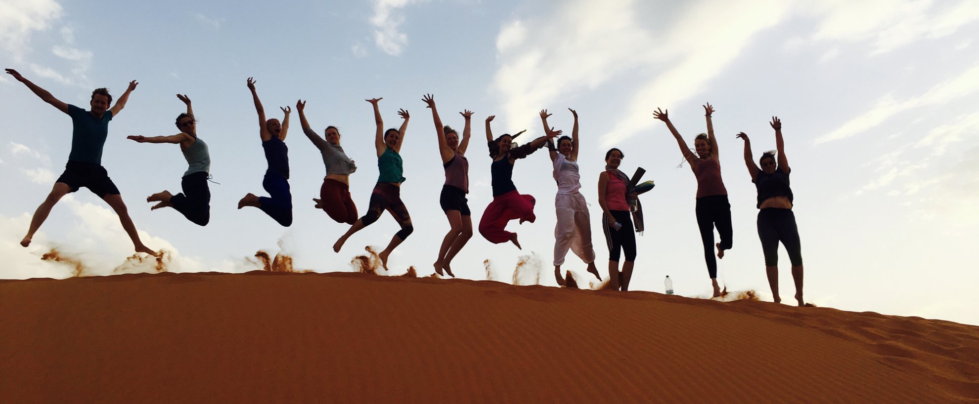 Sahara Wüste Marokko Yoga Yogagruppe