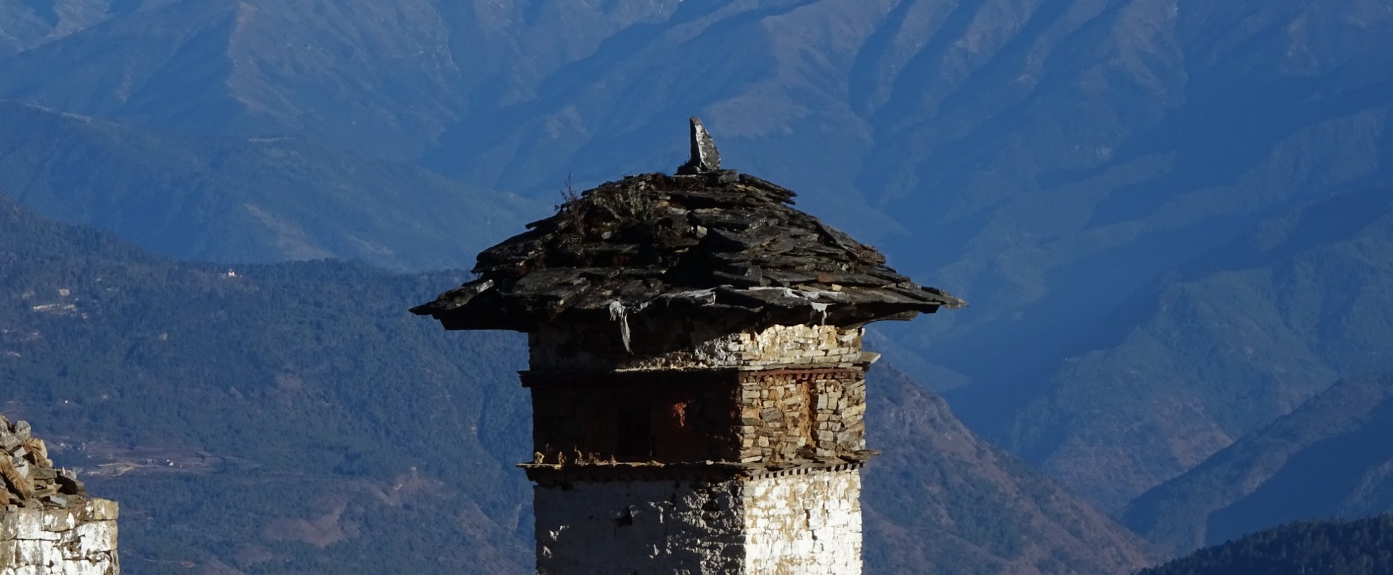Bhutan Reisen Paro Nonnenkloster Kila Gompa Chorten