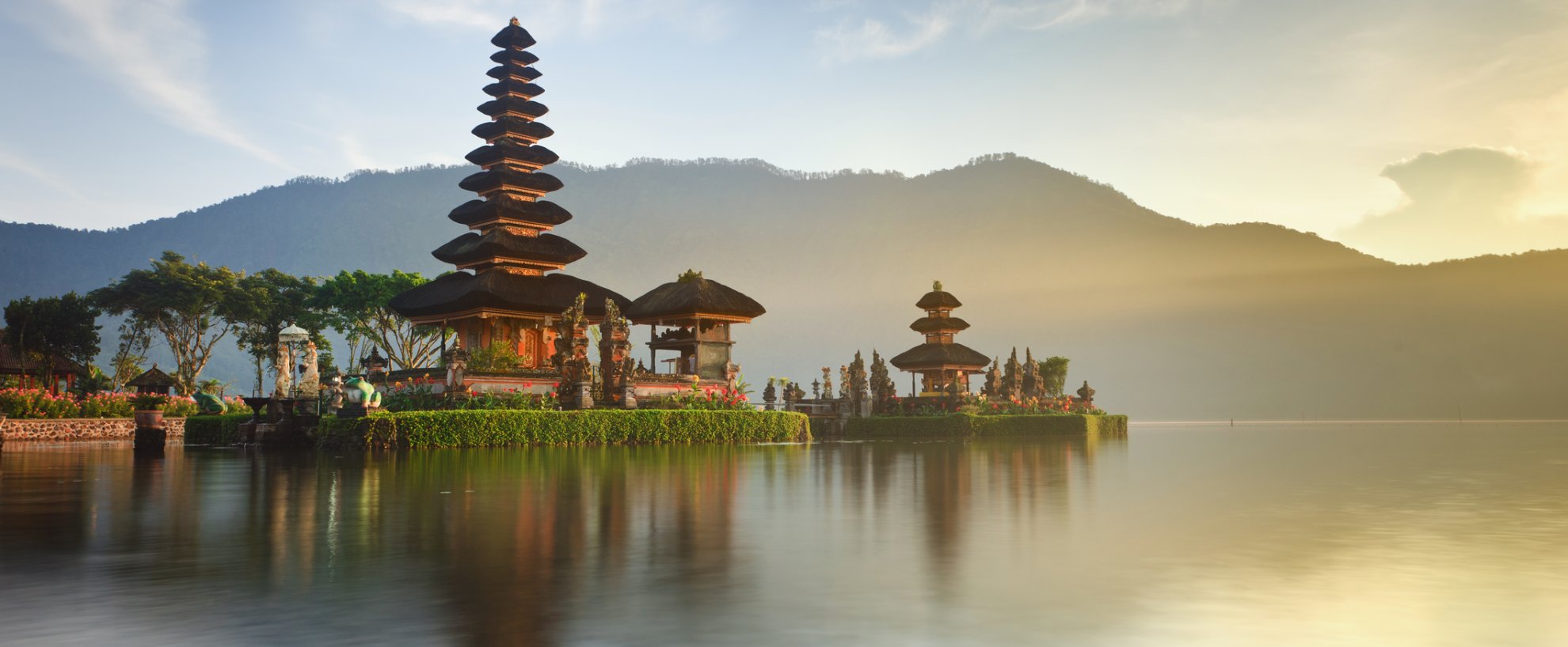 Yoga Reisen Bali Indonesien Tempel Pura Ulun Danu Bratan