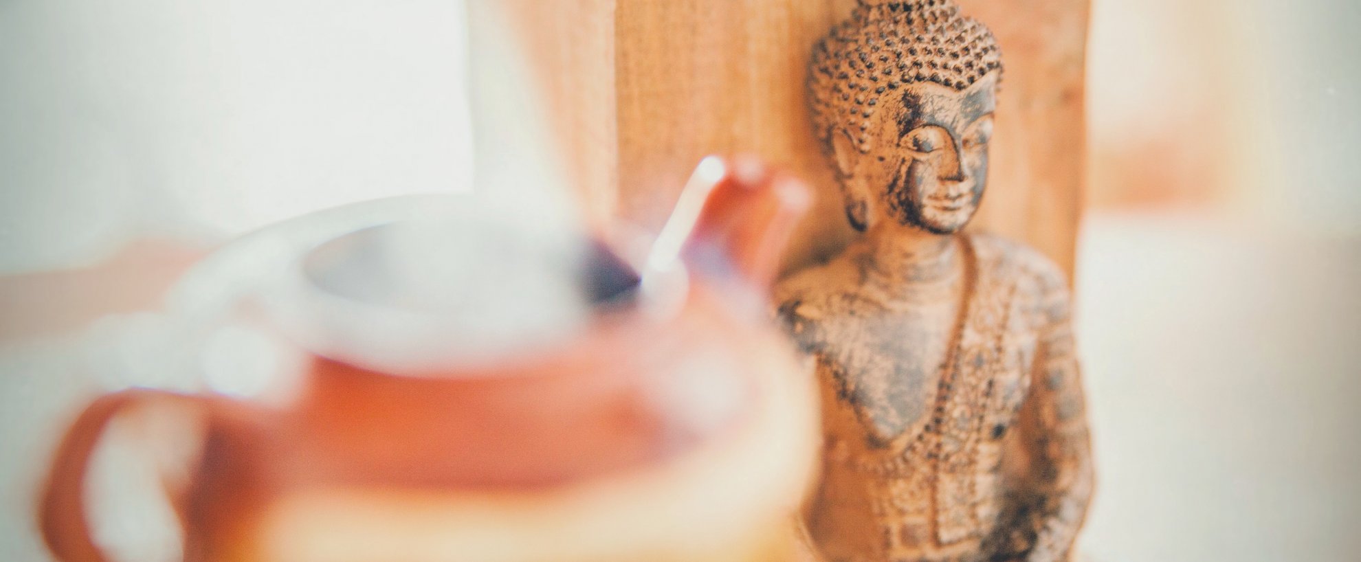 Buddha Meditation Tee Kanne