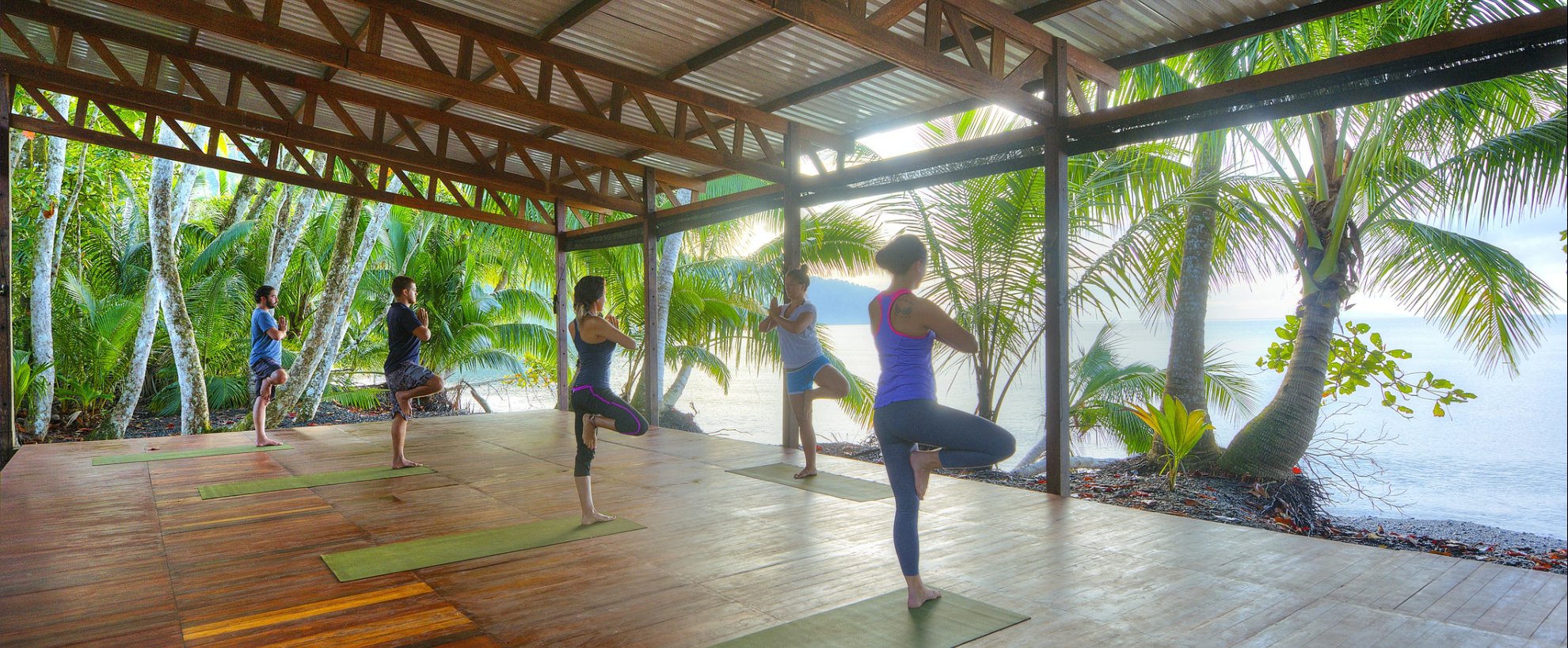 Costa Rica Playa Nicuesa Rainforest Lodge Yoga Yogahalle Palmen Meer Pazifik