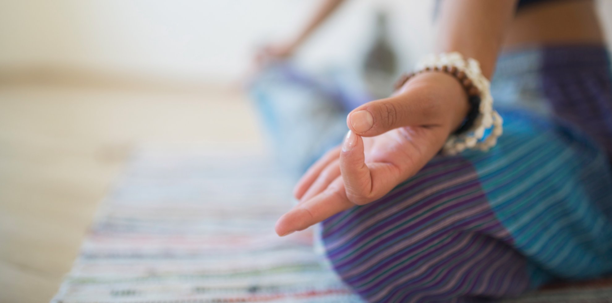 Mudra Meditation Frau Hand