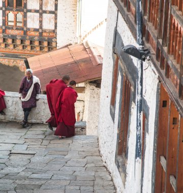 Erleben Sie die Kultur Bhutans hautnah auf einer NEUE WEGE-Reise