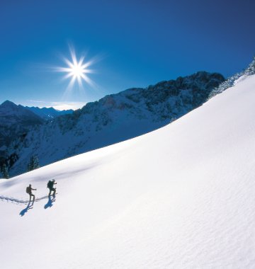 Österreich Tirol Naturhotel Lechlife Schnee 