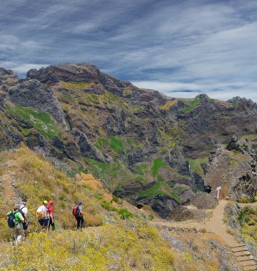 Erkunden Sie die wunderschöne Landschaft Madeiras beim Wandern