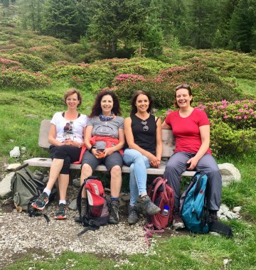 Yoga Urlaub Italien Südtirol Naturhotel Moosmair Wandern Gruppe