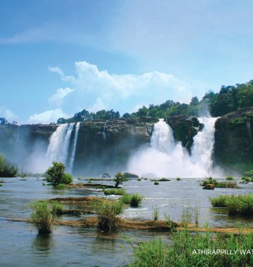 Erleben Sie die wild-tosenden Athirappilly Wasserfälle 