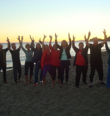 Europa Italien Toskana Yoga Urlaub Hotel Residence Roccamare Yoga Gruppe Strand Sonnenuntergang