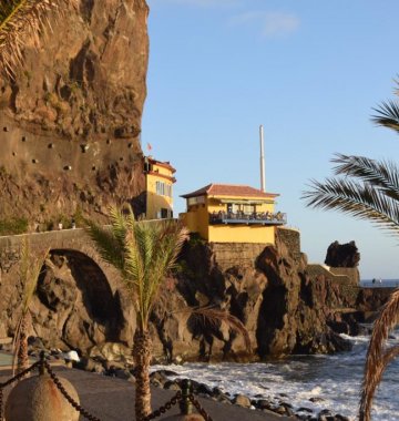 Portugal Madeira Yoga Urlaub Hotel Estalagem Strandpromenade