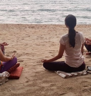 Indien Kerala Ayurveda Kuren Nattika Beach Resort Meditation Strand