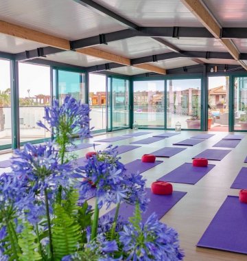 Portugal Madeira Yoga Urlaub Hotel Galosol Yogaraum Blick Atlantik