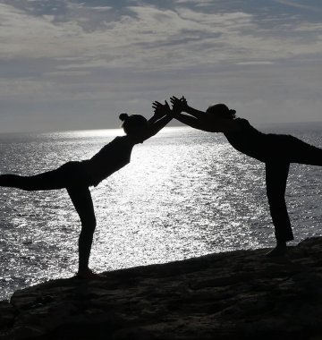 Yoga Urlaub Spanien Mallorca Yoga Finca Son Mola Vell Yoga Pose Partner