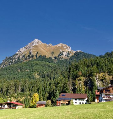 Österreich Berge Yoga Urlaub Naturhotel Lechlife