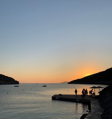 Griechenland Kreta Daios Cove Yoga Urlaub Sonnenuntergang