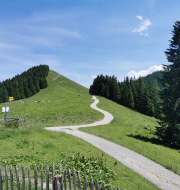 Die Umgebung der Ammergauer Alpen lädt zu Erkundungen ein.
