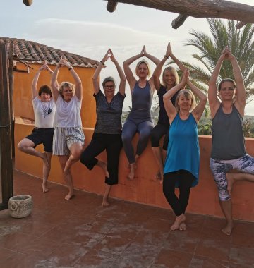 yoga urlaub reisen italien sardinien yoga gruppe hotel galanias
